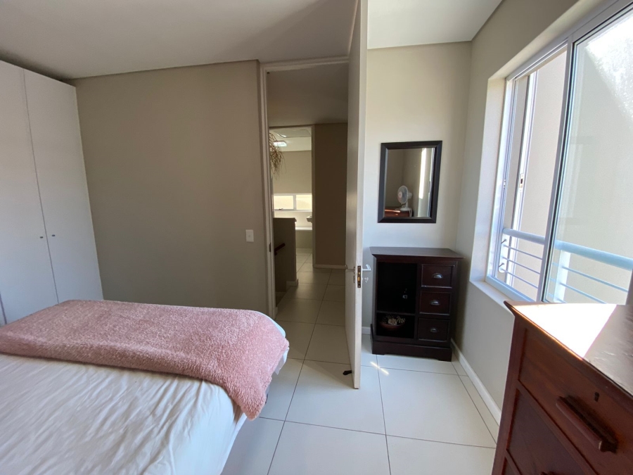 To Let 3 Bedroom Property for Rent in Somerset Lakes Western Cape